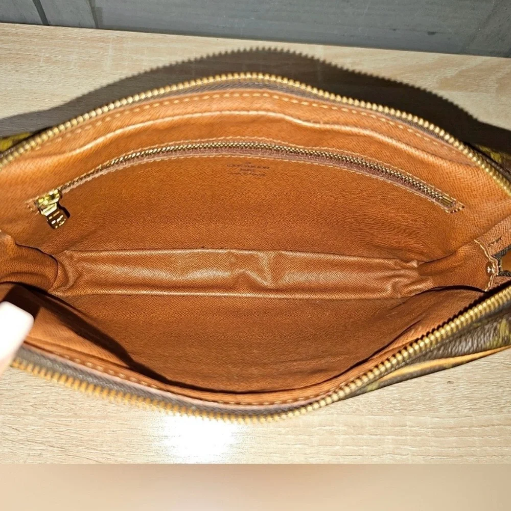 Authentic LOUIS VUITTON
Monogram Marly Dragonne PM Crossbody Bag - Picture 9 of 12